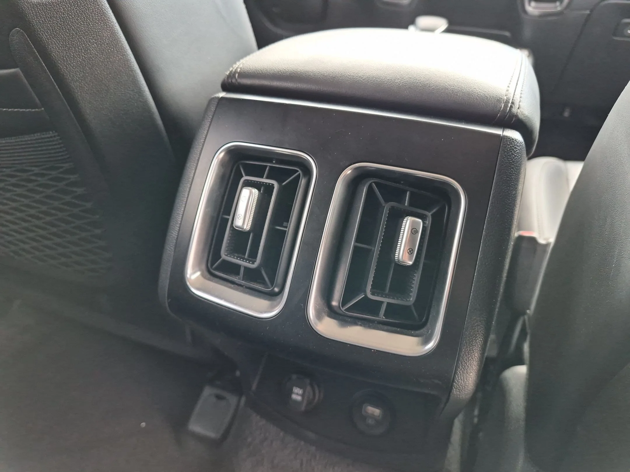 Used 2023 Wolf Gray Kia X-Line S image 30