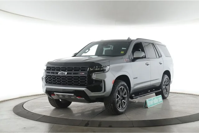 Used 2023 Gray Chevrolet Z71 image 10