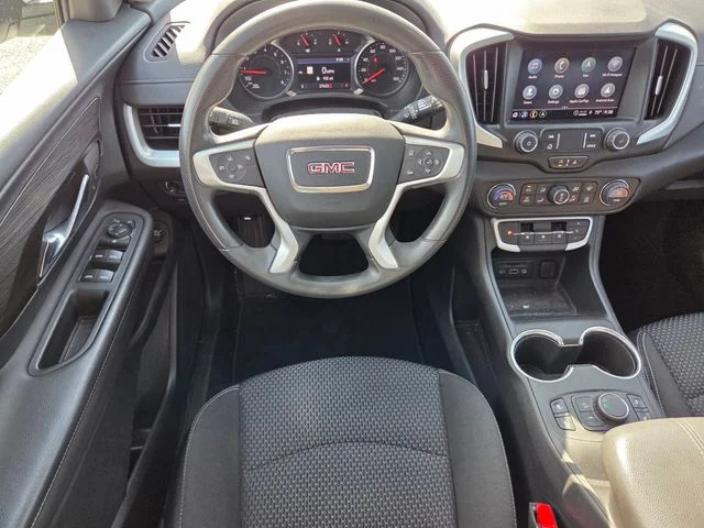 Used 2022 White GMC SLE image 12