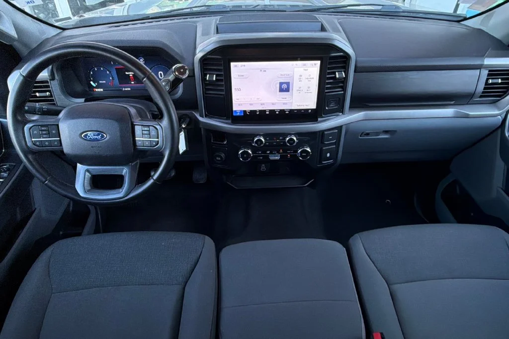 Used 2025 Silver Metallic Ford XLT image 17