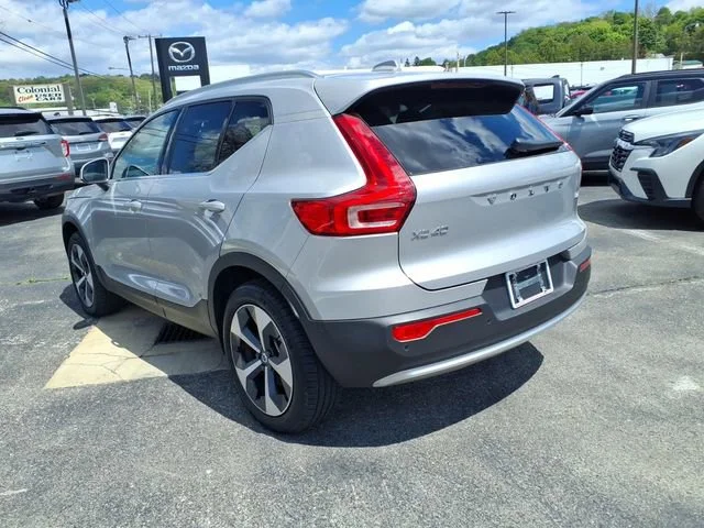2025 Volvo XC40 Plus - Photo 7