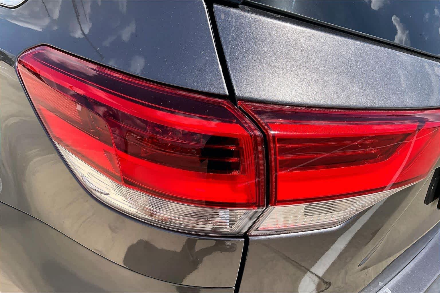 Used 2018 Predawn Gray Mica Toyota LE image 27