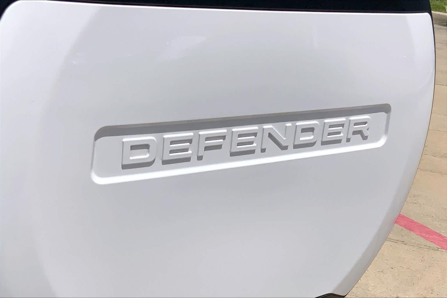 Used 2024 Fuji White Land Rover S image 30