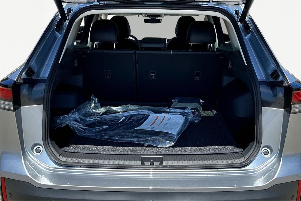 New 2026 Silver Volkswagen 2.0T SE image 27