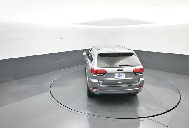 Used 2020 Silver Jeep Altitude image 31