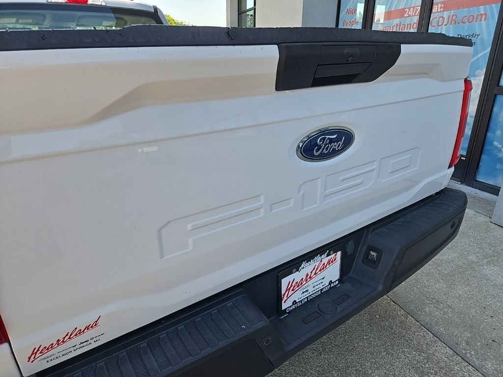 Used 2021 White Ford XL image 19