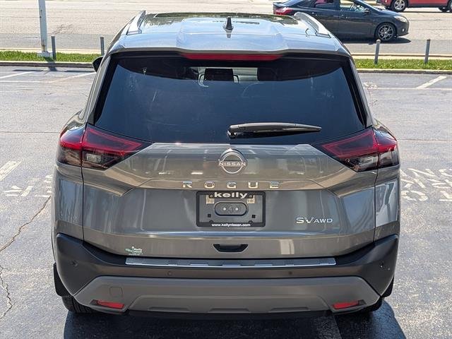 Used 2023 Gun Metallic Nissan SV image 6