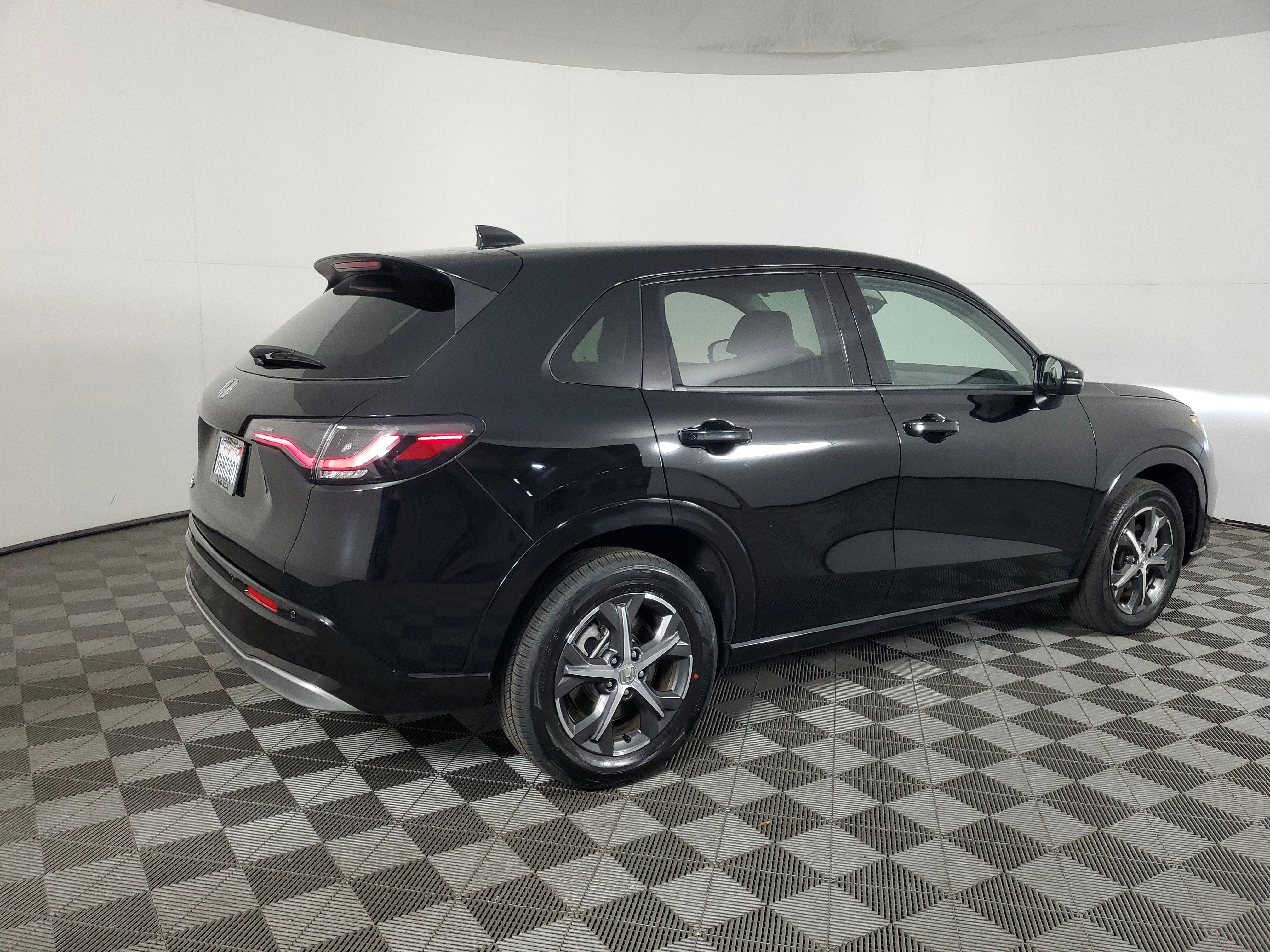 Used 2024 Crystal Black Pearl Honda EX-L image 4