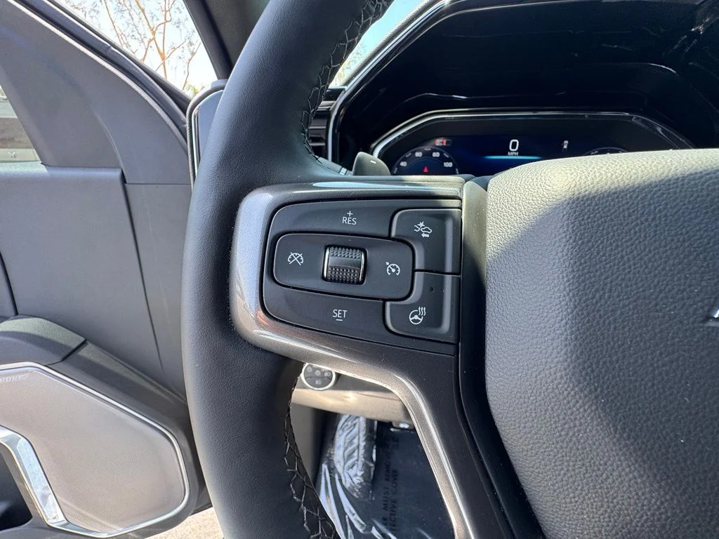 Used 2025 Black Chevrolet High Country image 21