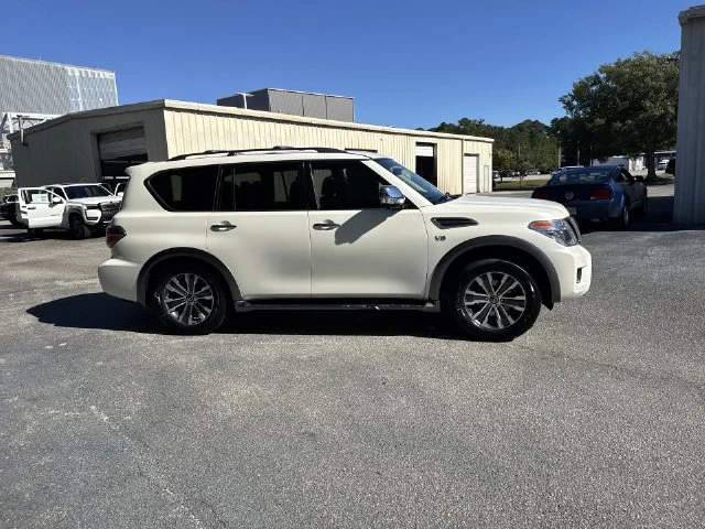 Used 2018 White Nissan SL image 4