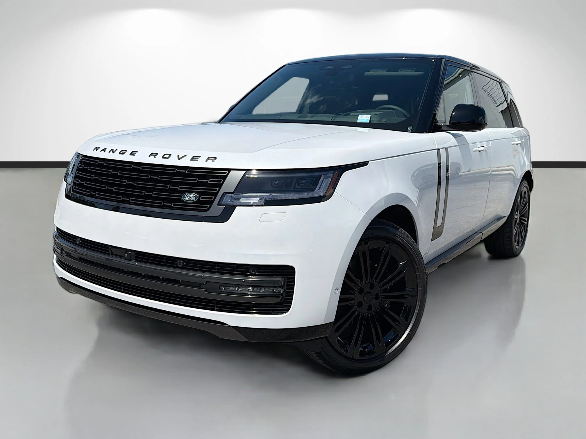 New 2026 Ostuni Pearl White Premium Metallic Land Rover SE image 1