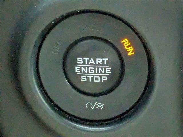 Used 2020 Hydro Blue Pearl Coat Jeep Sport image 29
