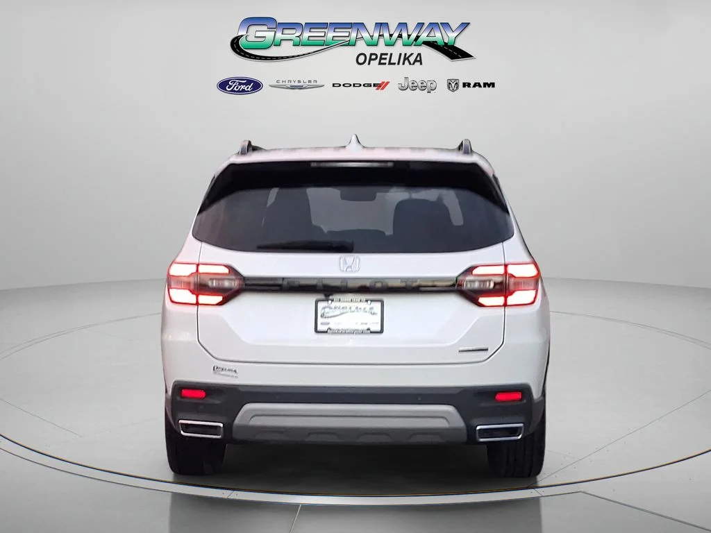 Used 2025 White Honda Touring image 6