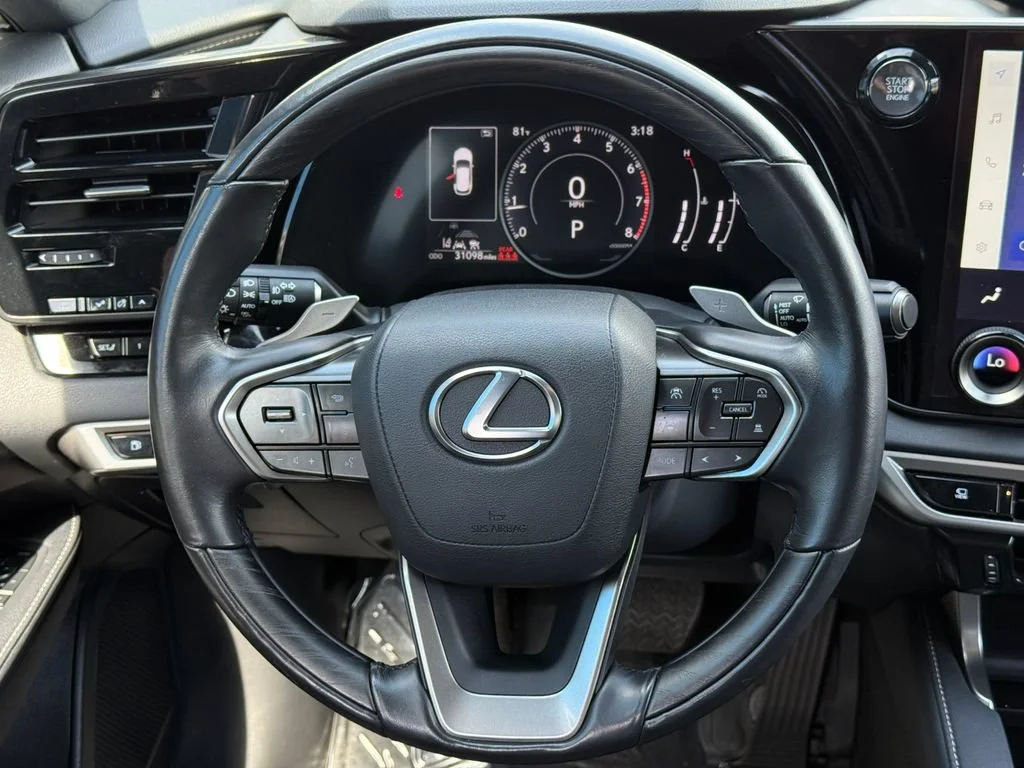 Used 2024 White Lexus RX 350 image 22