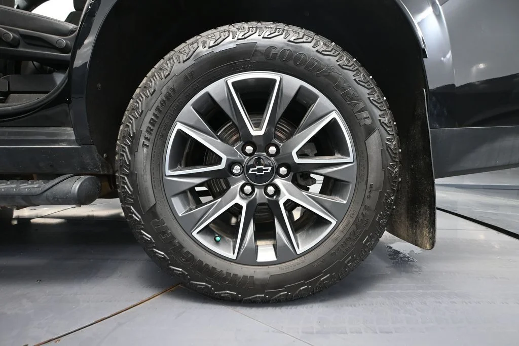 Used 2024 Black Chevrolet Z71 image 10