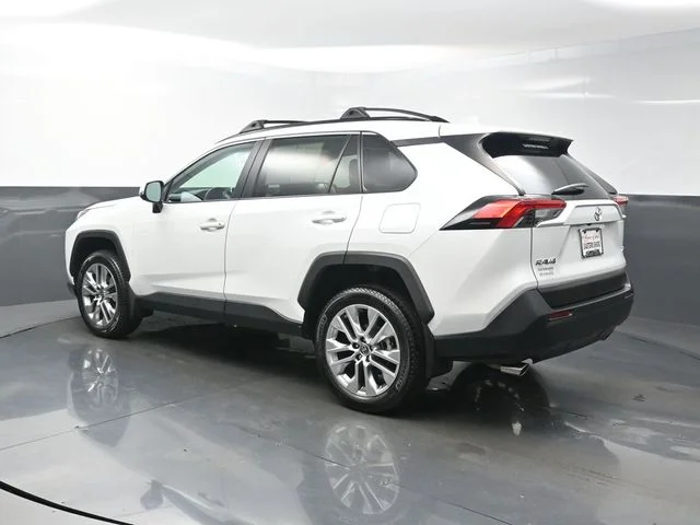 Used 2024 Beige Toyota XLE Premium image 5