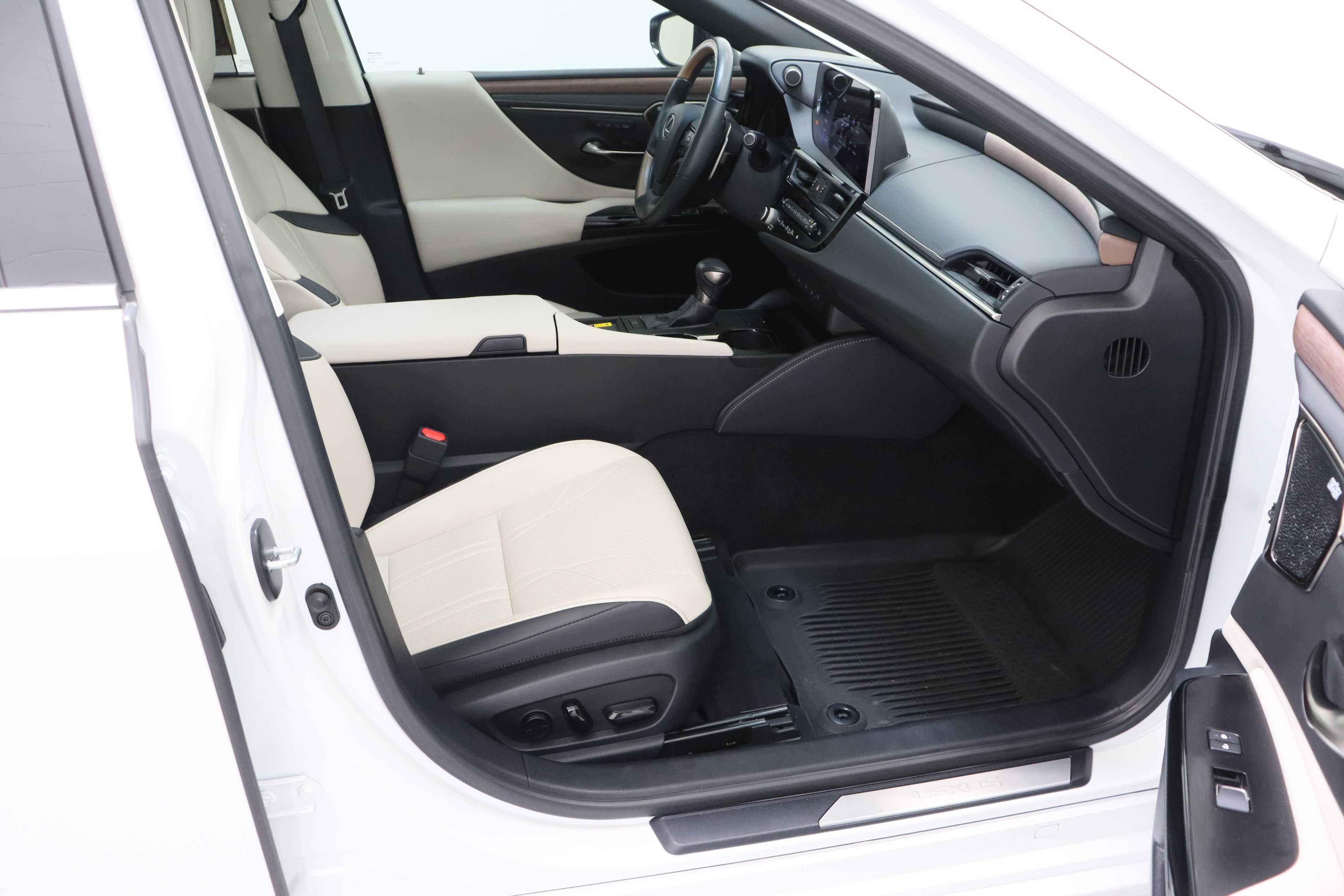 Used 2025 Eminent White Pearl Lexus ES 350 Ultra Luxury 3.5L image 40