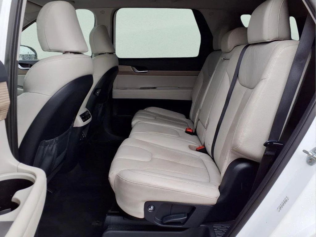 Used 2022 Hyper White Hyundai SEL image 10
