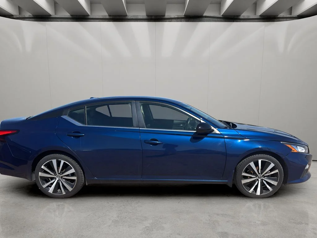 Used 2022 Deep Blue Pearl Nissan 2.5 SR image 6