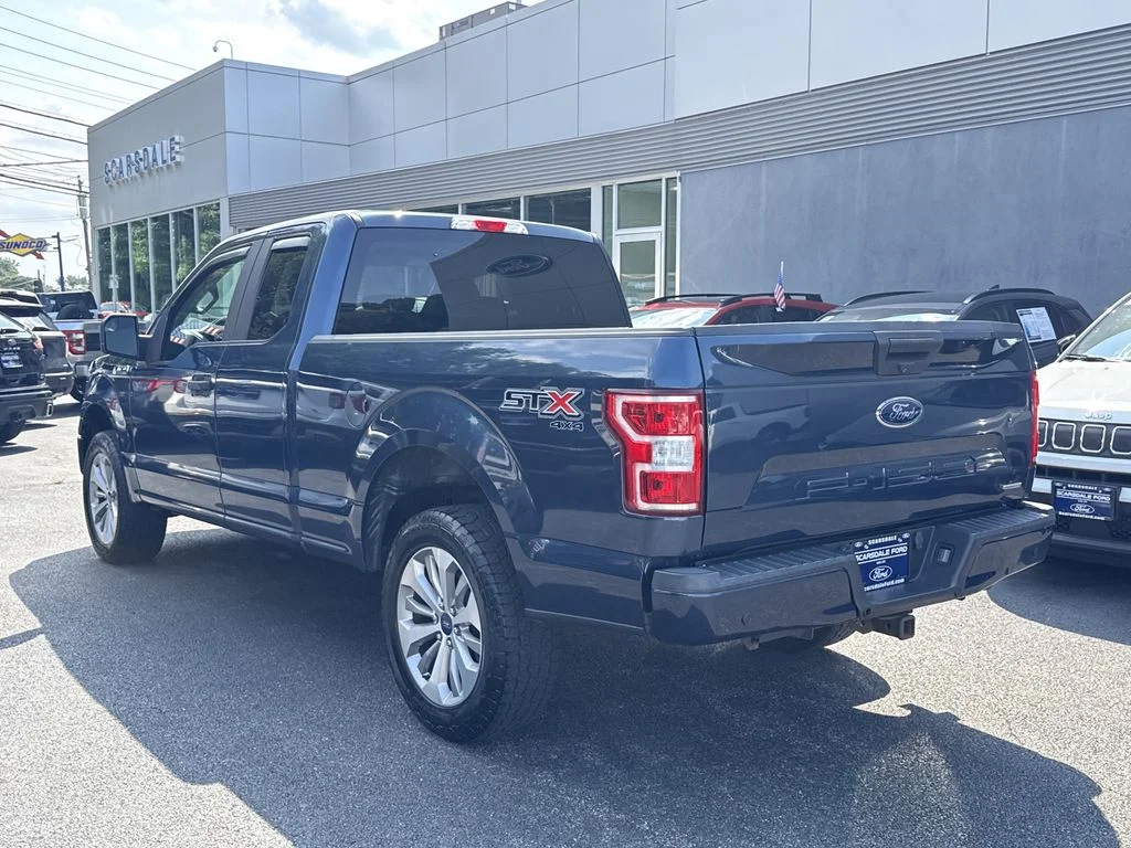 Used 2018 Blue Ford XL image 5