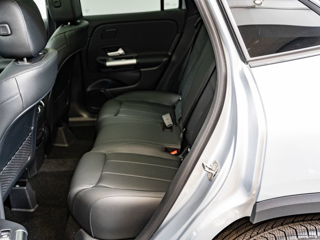 New 2026 Cirrus Silver Metallic Mercedes-Benz GLA 250 image 43