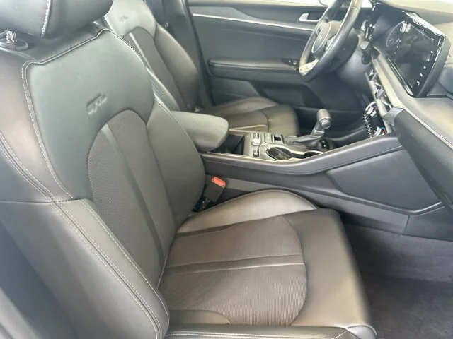 Used 2024 White Kia GT-Line image 34