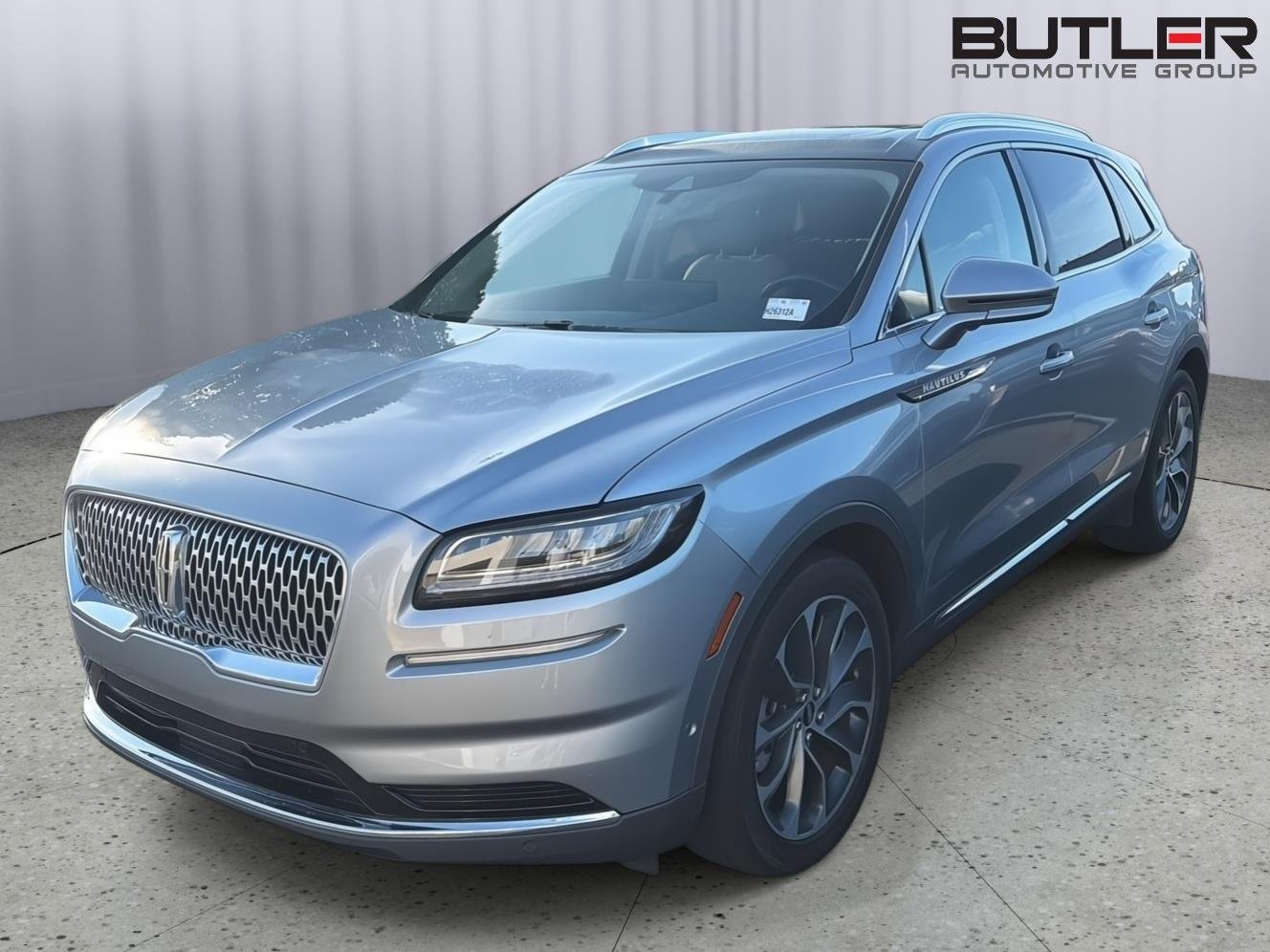 Used 2021 Silver Radiance Lincoln Reserve image 2