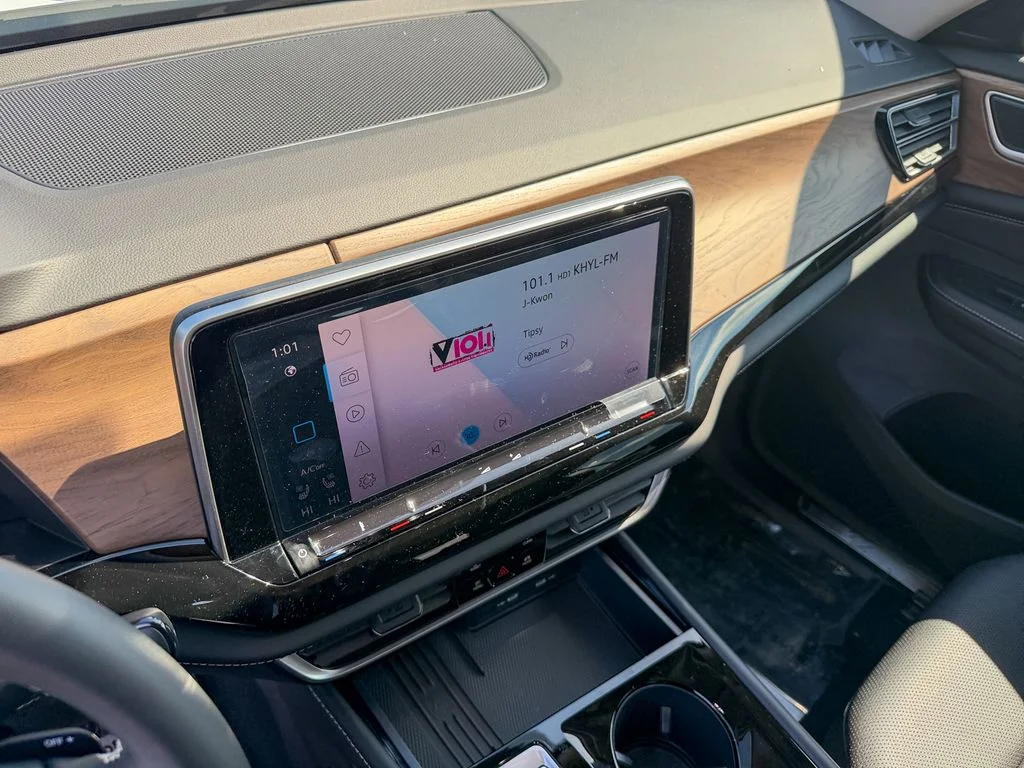 New 2026  Volkswagen SE w/Technology image 21