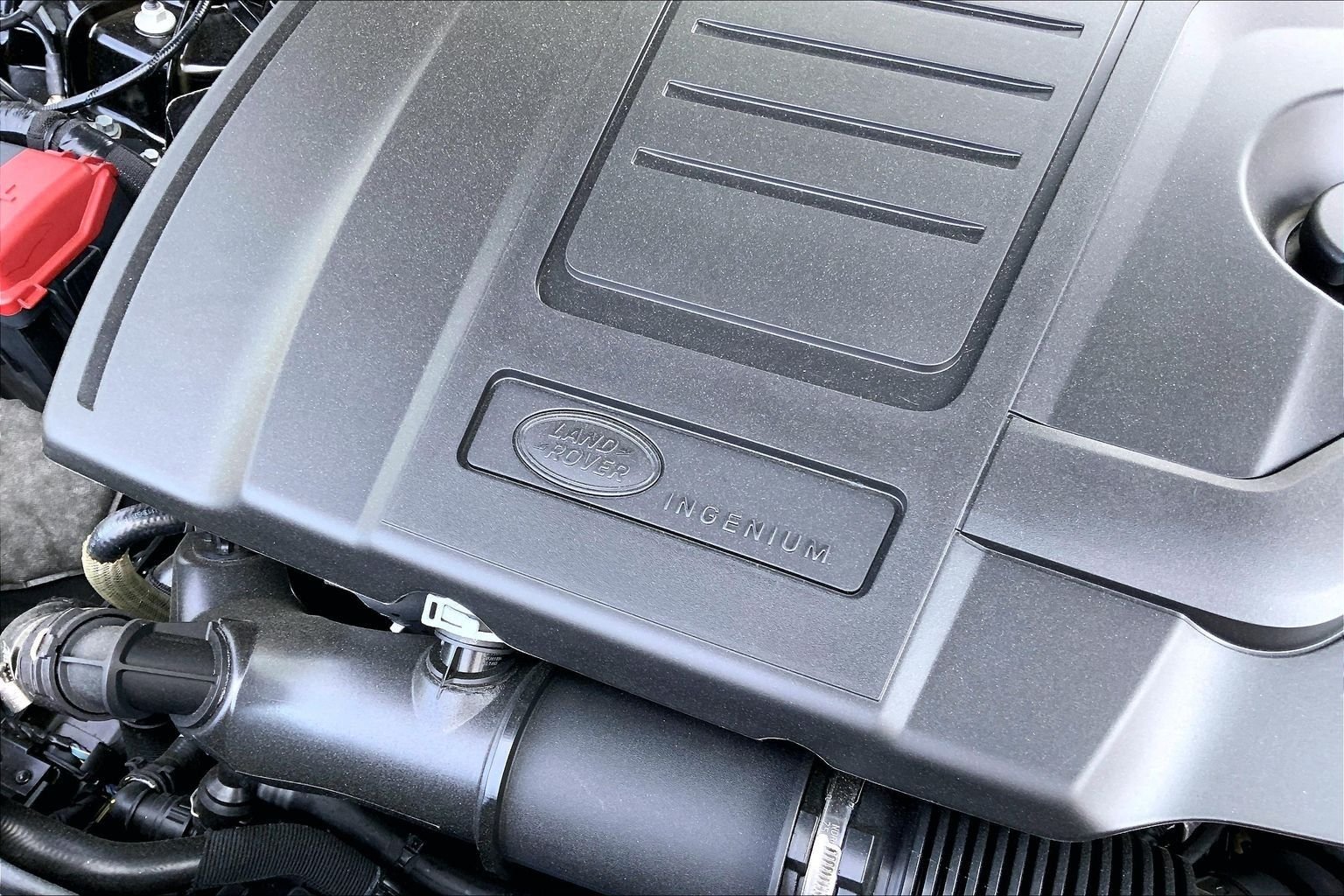 New 2026 Santorini Black Land Rover Dynamic SE image 17