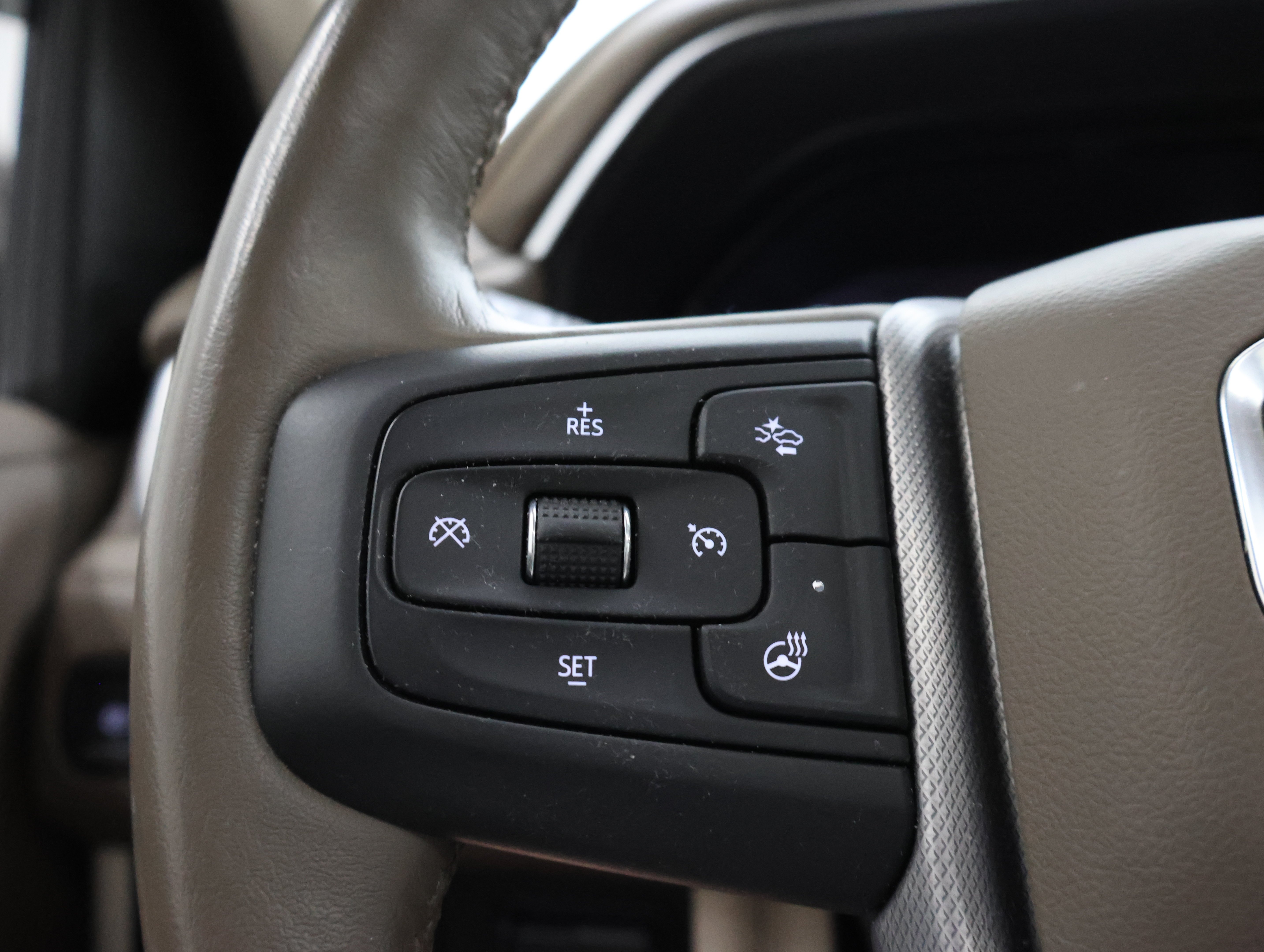 Used 2022 Redwood Metallic GMC Denali image 16