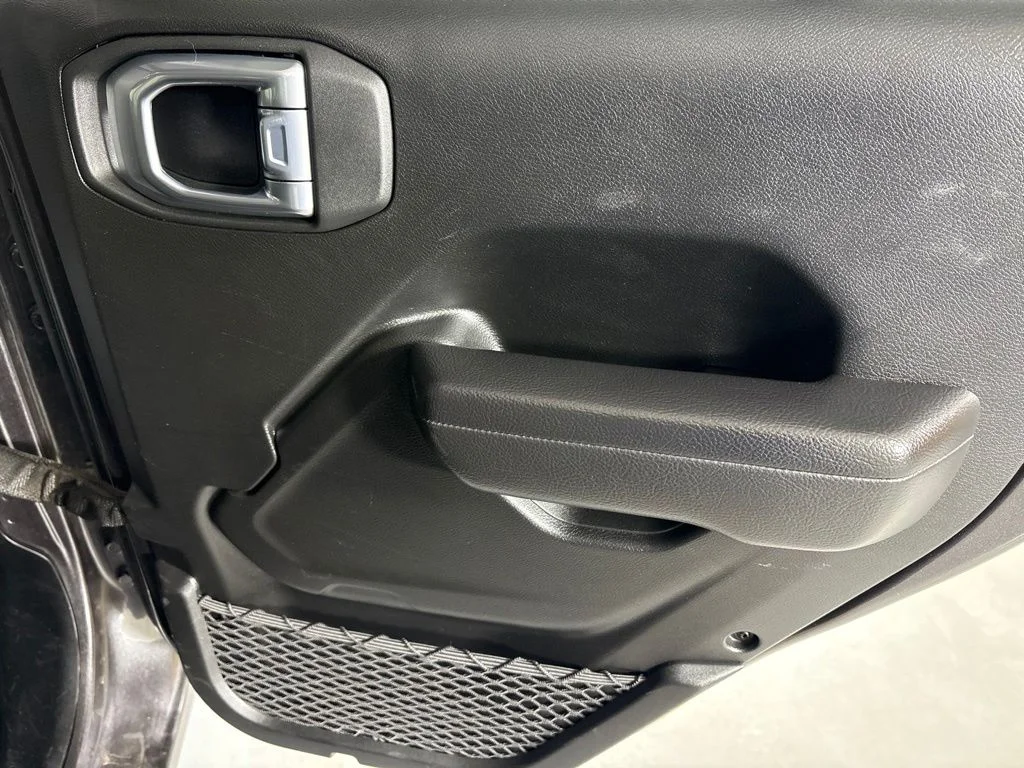 Used 2025 Crystal Metallic Jeep Sport S image 16