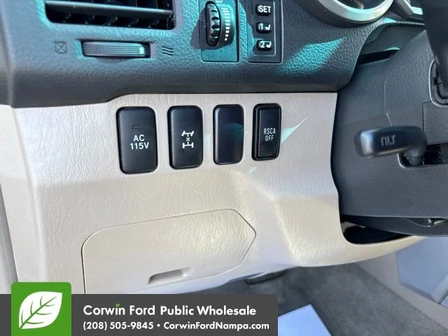 Used 2007 White Toyota Limited image 14