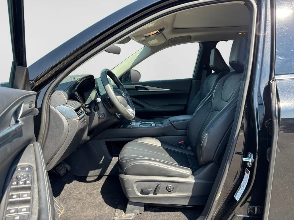 Used 2023 Black INFINITI LUXE image 8