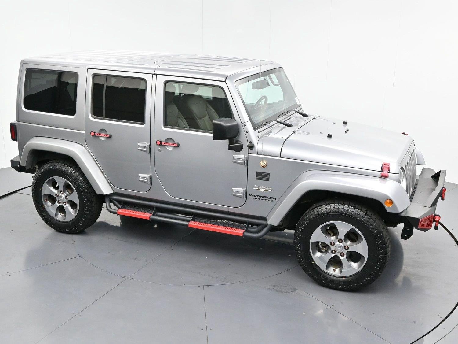 Used 2017 Billet Silver Metallic Clearcoat Jeep Sahara image 42
