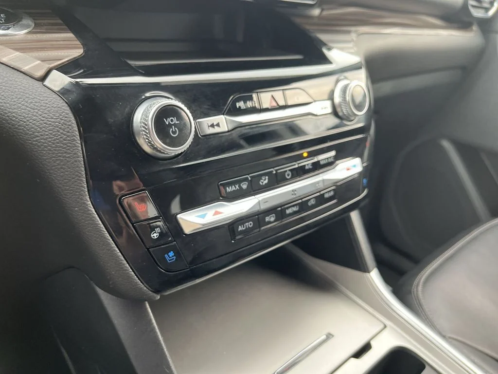Used 2023 Black Ford Limited image 19