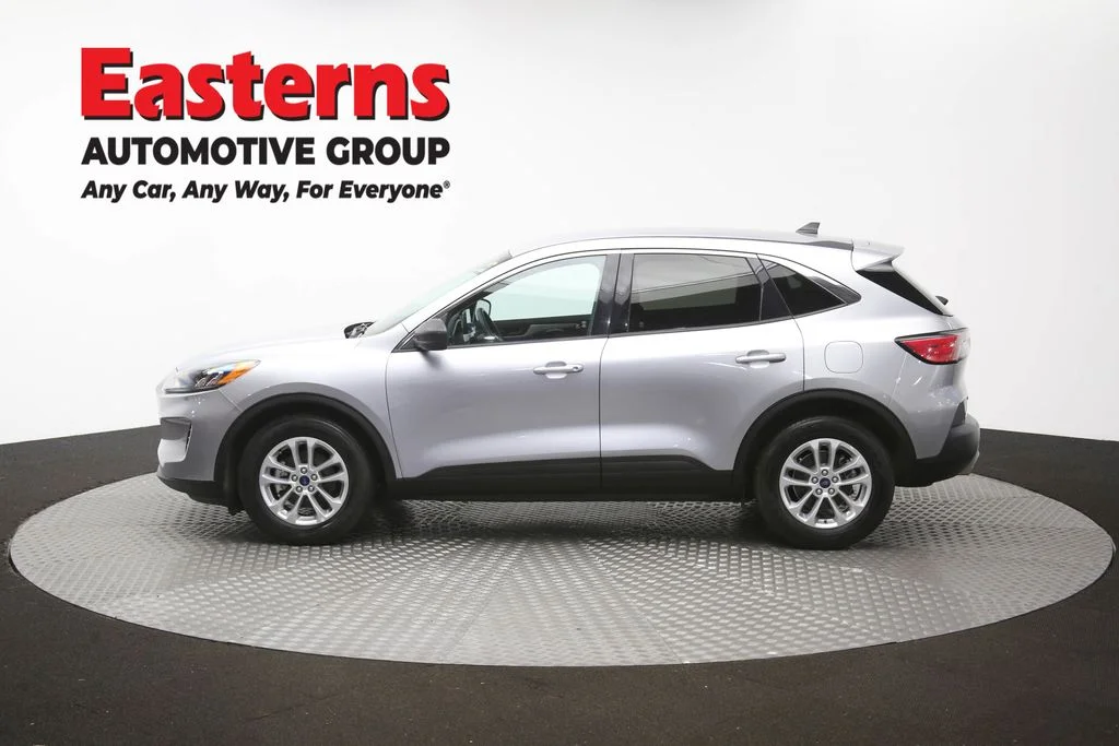 Used 2022 Silver Ford SE image 61
