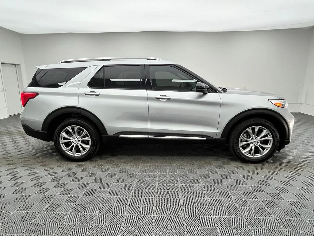 Used 2022 Silver Ford Limited image 8