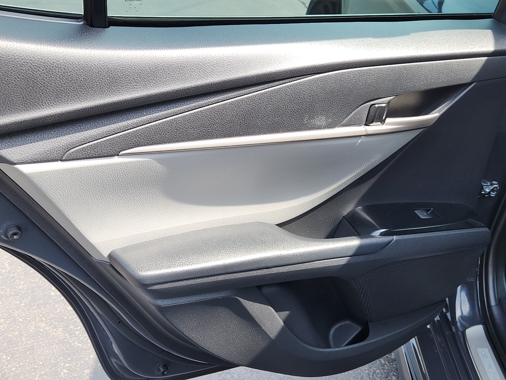 2025 Toyota Camry SE - Photo 20
