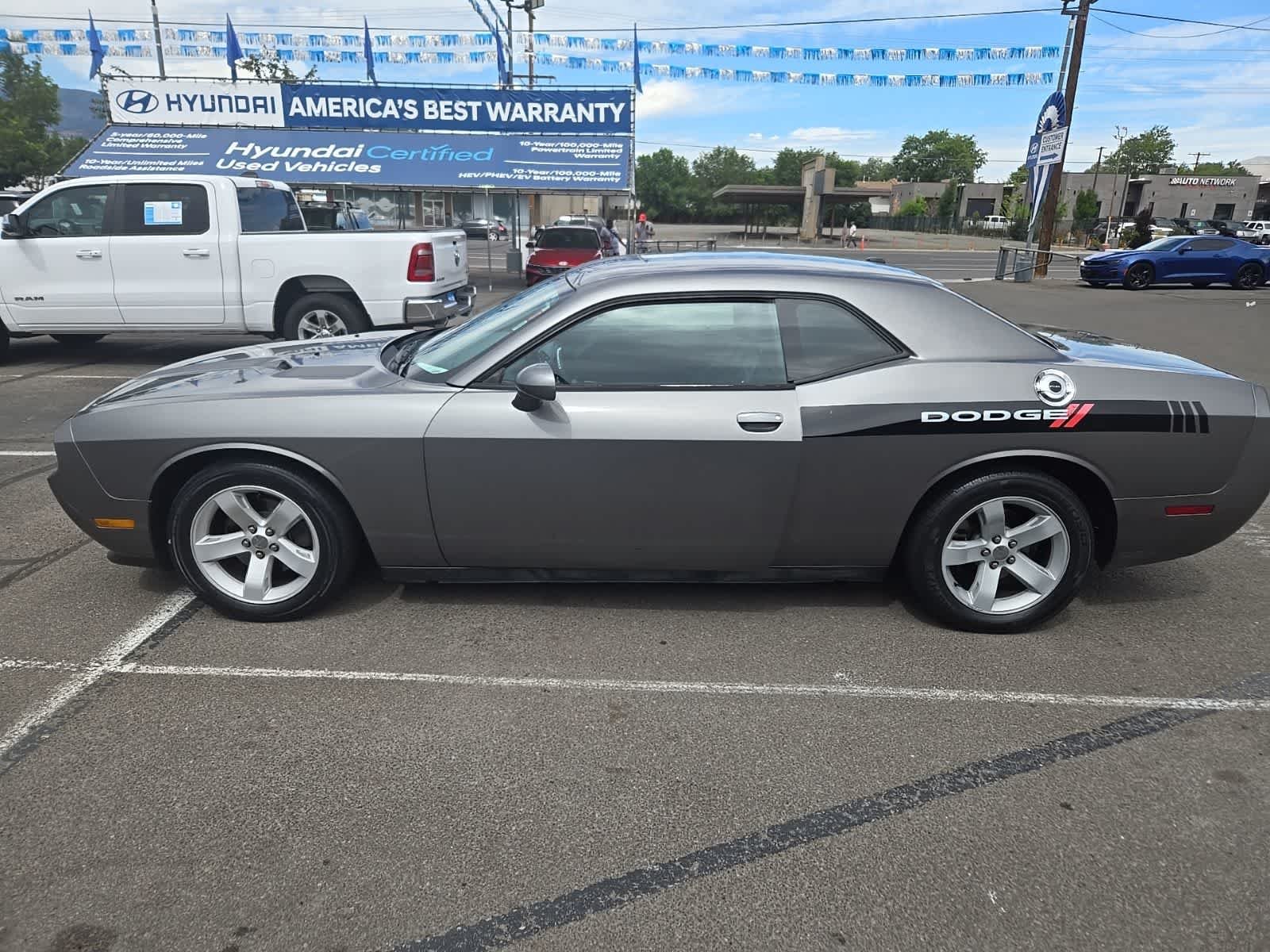 Used 2012 Tungsten Metallic Dodge SXT image 3