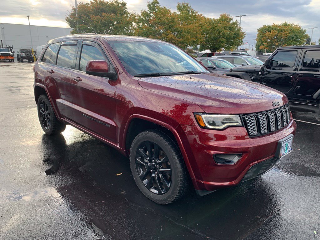 Used 2022 Red Jeep Laredo X image 5
