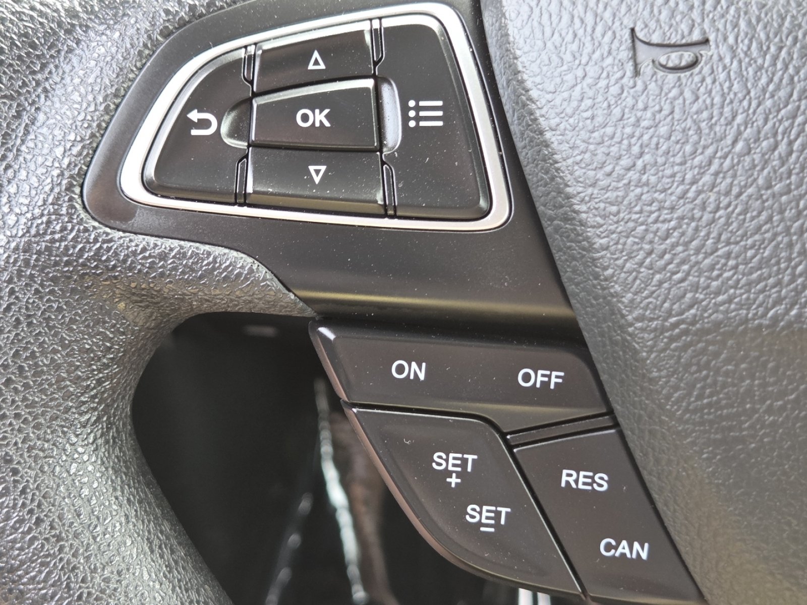 Used 2022 Blue Metallic Ford SE image 10