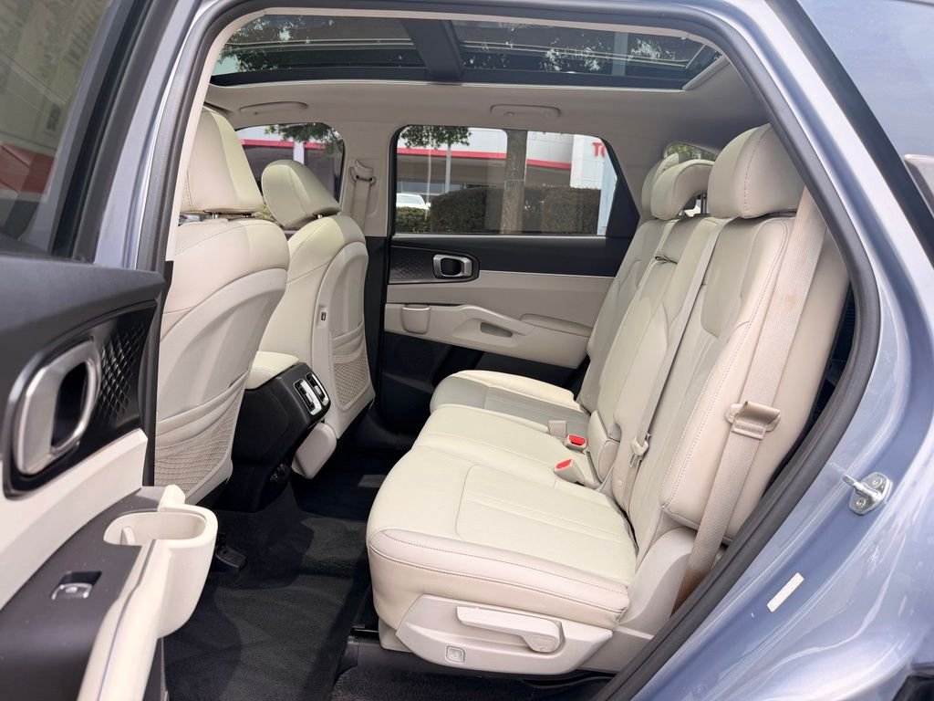 Used 2022 Silver Kia S image 15