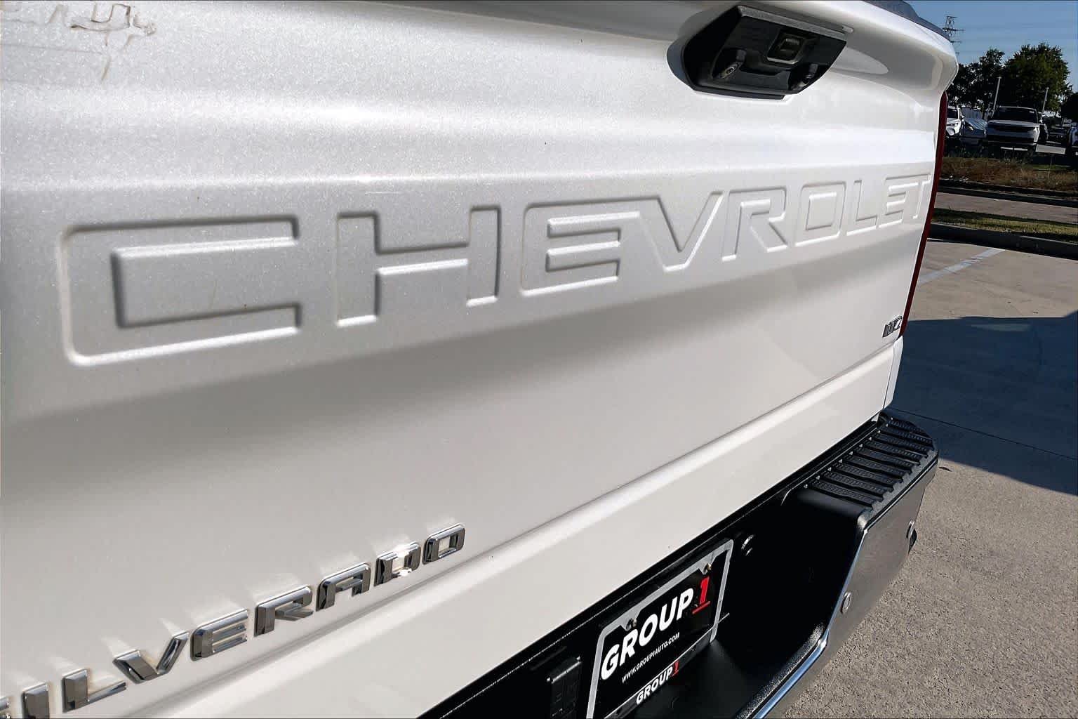 Used 2022 Iridescent Pearl Tricoat Chevrolet LTZ image 31