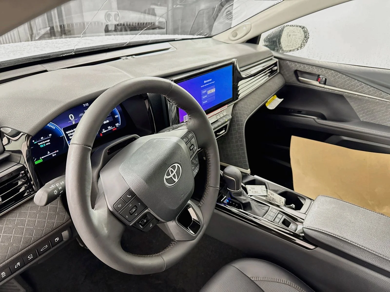 New 2026 Wind Chill Pearl <sup>1</sup> Toyota  XLE AWD image 5