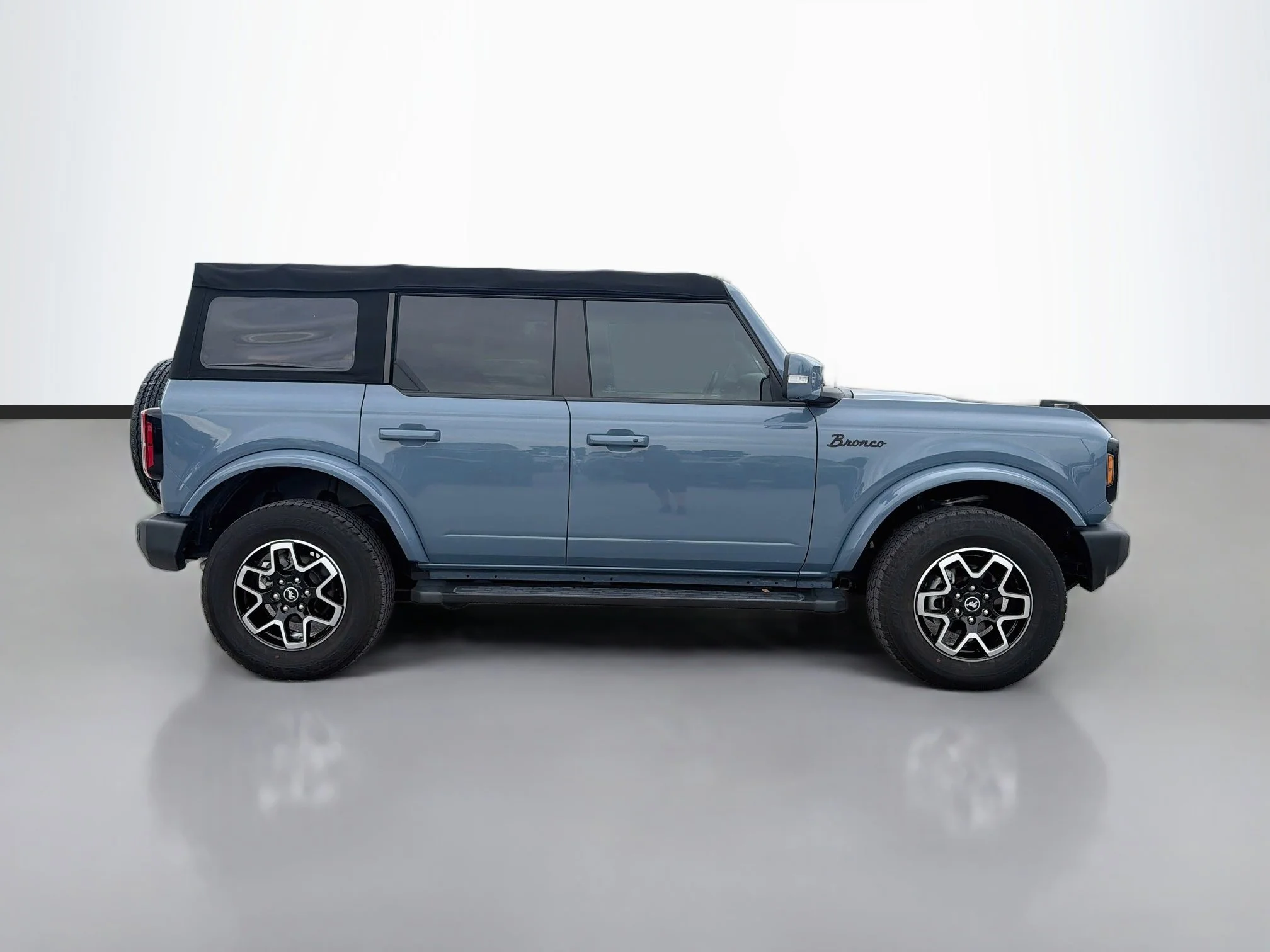 Used 2023 Azure Gray Metallic Tri-Coat Ford Outer Banks image 6