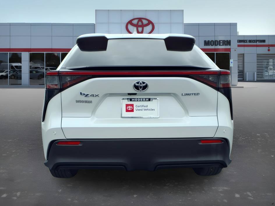 Certified Used 2023 Pearl Toyota Limited image 5