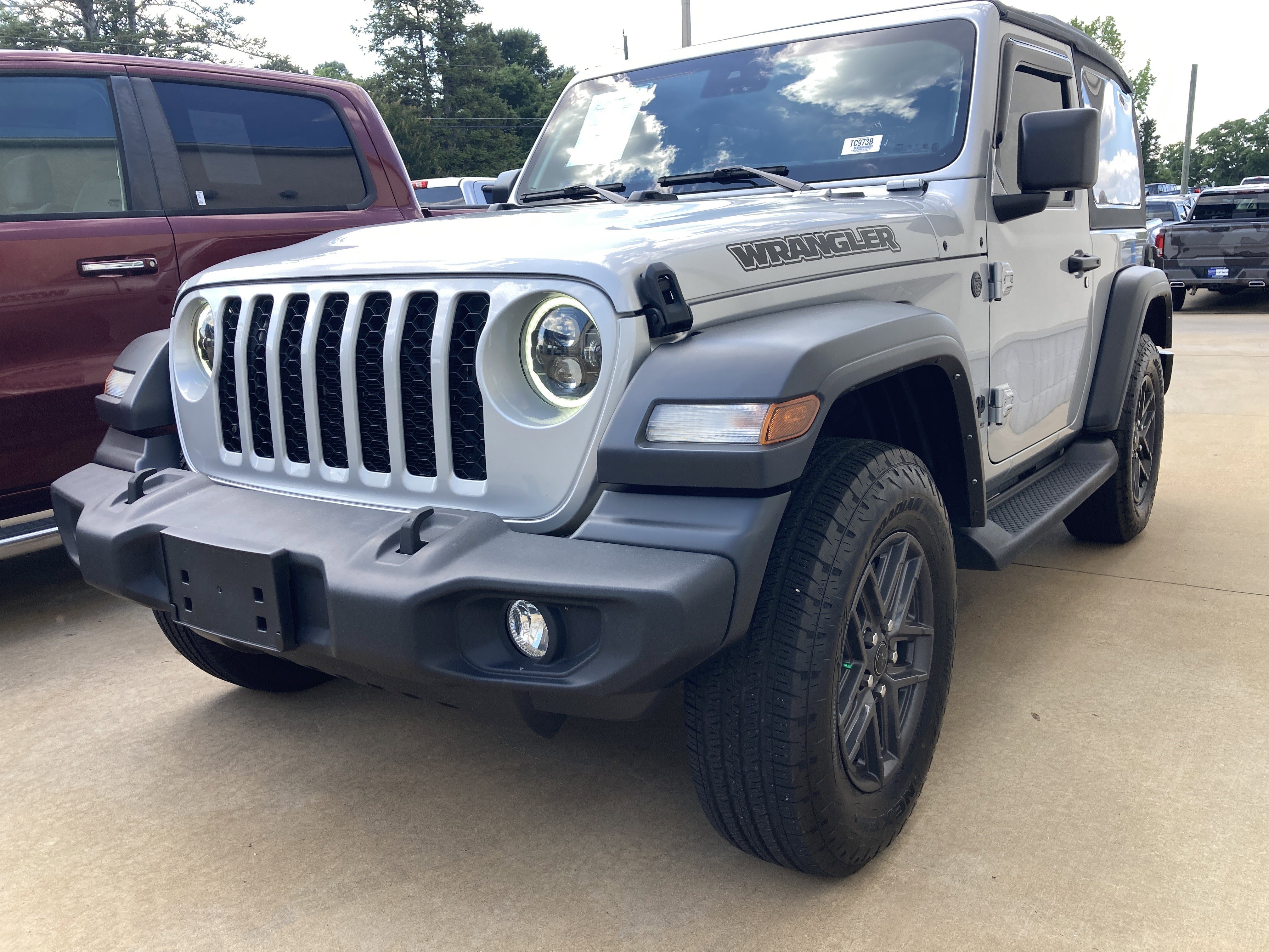 2024 Jeep Wrangler Sport S's photo