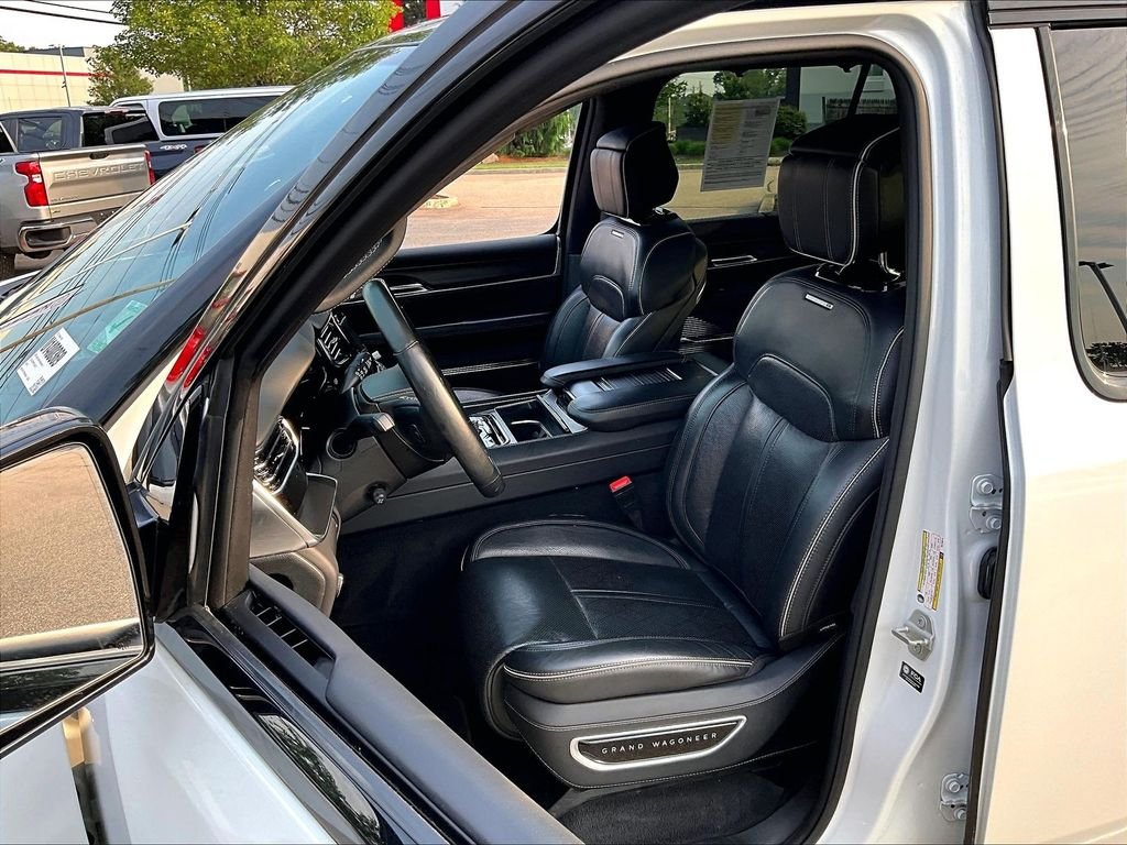 Used 2024 White Jeep Series II image 10