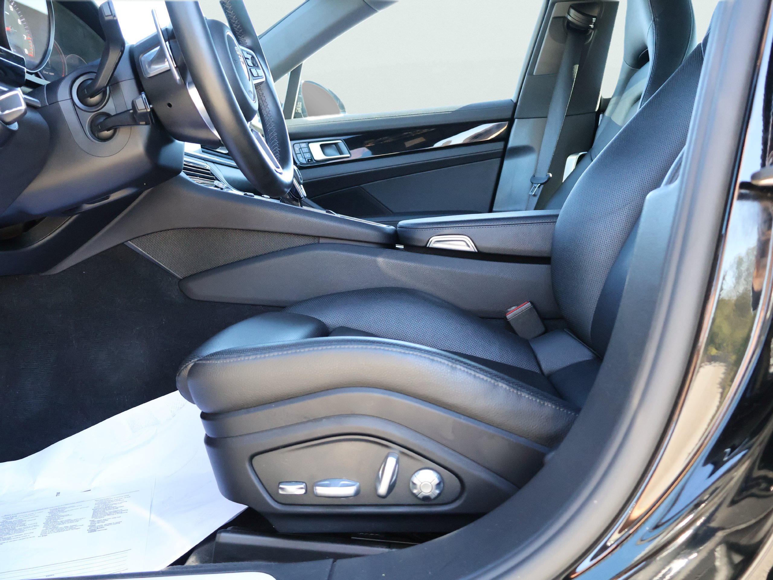 Used 2018 Black Porsche 4 image 35