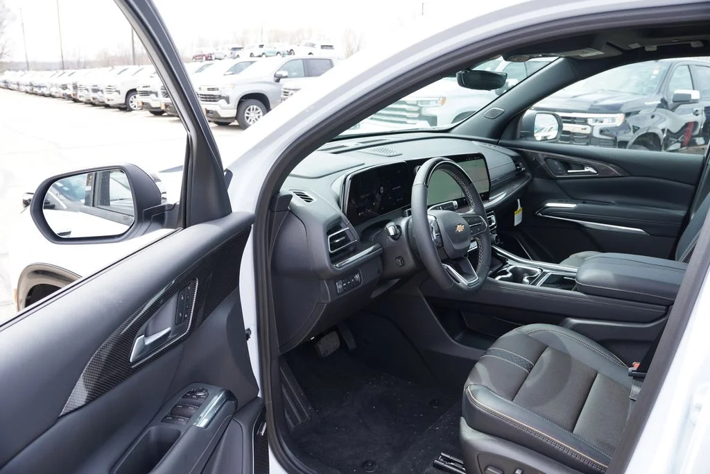 New 2026 Polar White Tricoat Chevrolet High Country image 11